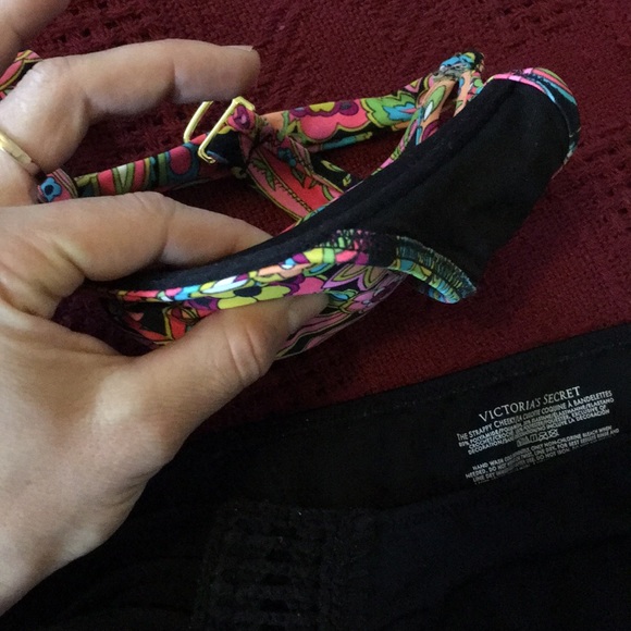 Victoria’s Secret bikini 32b + M - Picture 4 of 8